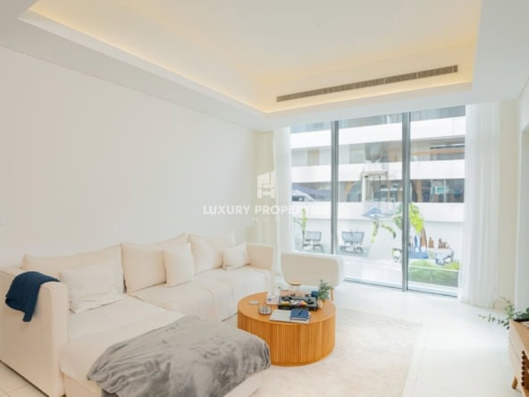 Vacant | Plus Study | Fully Furnished | Upgraded