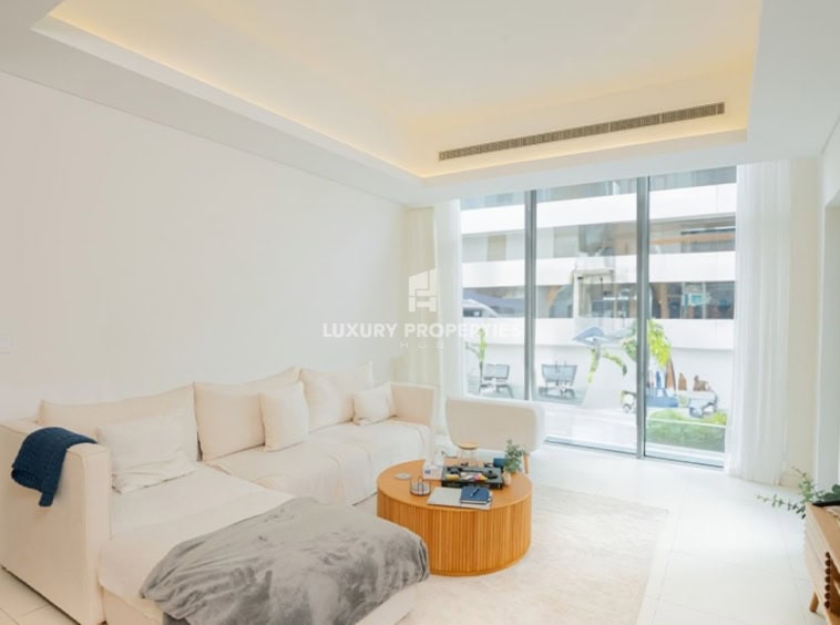 Vacant | Plus Study | Fully Furnished | Upgraded
