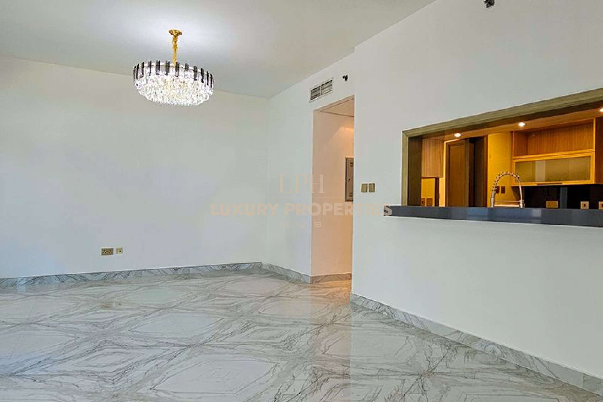 Stylish | Boulevard Views | Upgraded Room